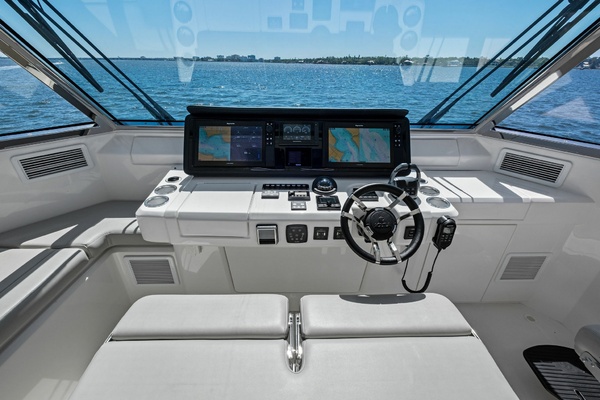 Remarkable I 54ft Aquila Yacht For Sale