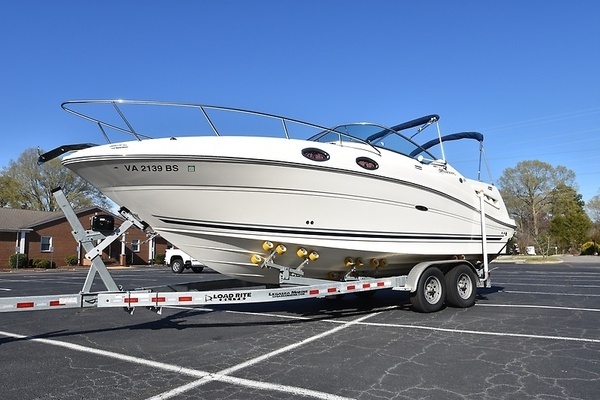 Photo of the 2008 Sea Ray Sundancer 260 "See Squirts"