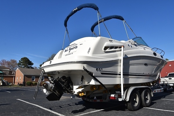 Photo of the 2008 Sea Ray Sundancer 260 "See Squirts"