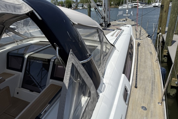 Blue Pearl 60ft Beneteau Yacht For Sale