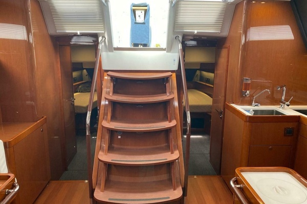 Blue Pearl 60ft Beneteau Yacht For Sale