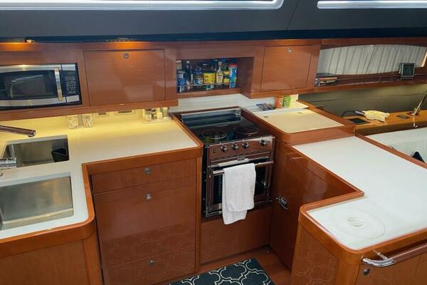 Blue Pearl 60ft Beneteau Yacht For Sale