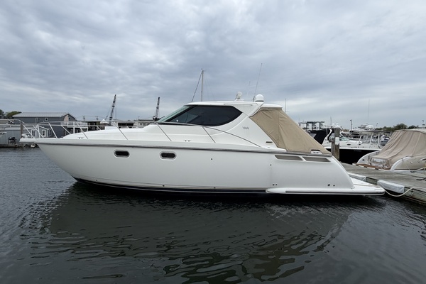 2006 Tiara Yachts 43 Sovran