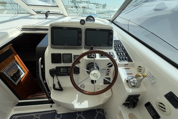 Photo of the 2006 Tiara Yachts 43 Sovran