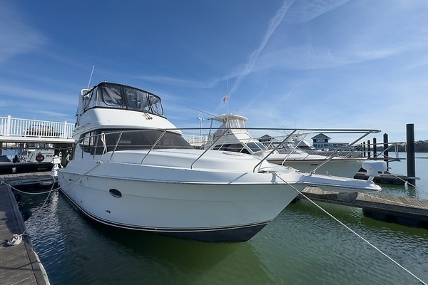 Photo of the 2007 Silverton 34 Convertible "Hobe"