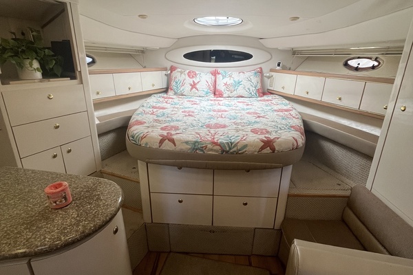 AT EASE 41ft Maxum Yacht For Sale