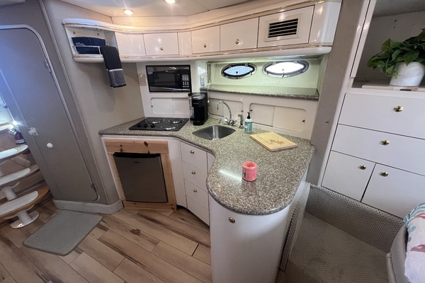 AT EASE 41ft Maxum Yacht For Sale