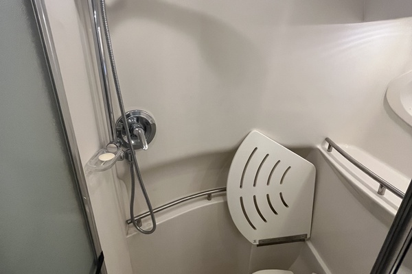 AT EASE 41ft Maxum Yacht For Sale