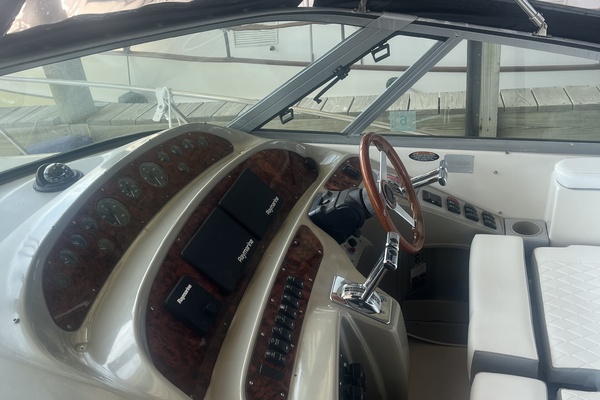 AT EASE 41ft Maxum Yacht For Sale