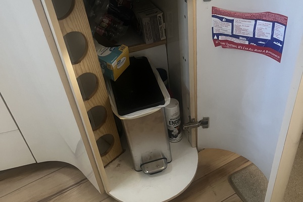 AT EASE 41ft Maxum Yacht For Sale