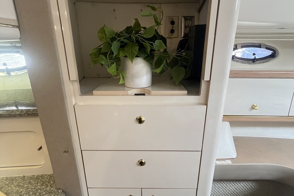 AT EASE 41ft Maxum Yacht For Sale