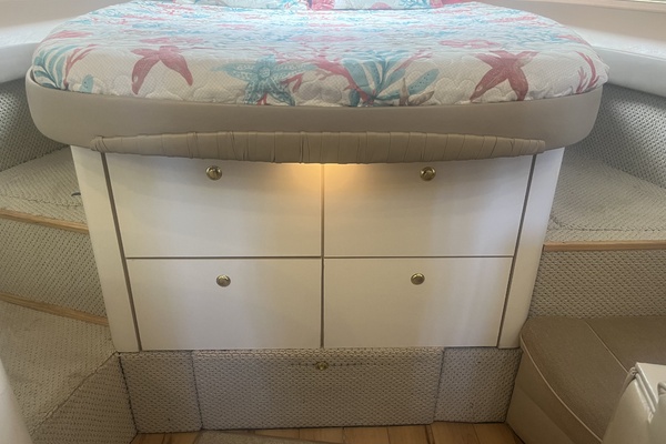 AT EASE 41ft Maxum Yacht For Sale