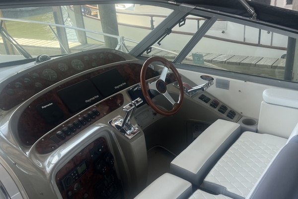 AT EASE 41ft Maxum Yacht For Sale