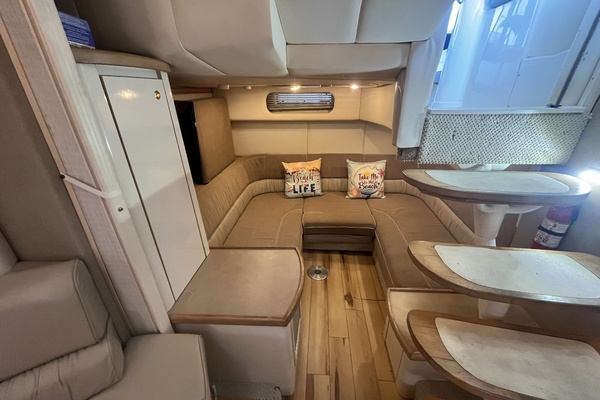 AT EASE 41ft Maxum Yacht For Sale