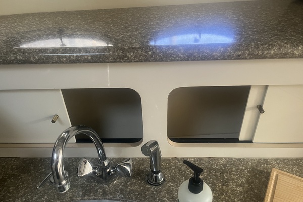 AT EASE 41ft Maxum Yacht For Sale