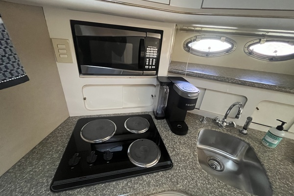 AT EASE 41ft Maxum Yacht For Sale