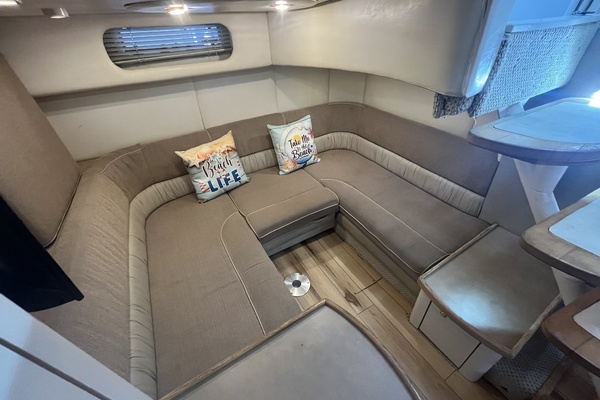 AT EASE 41ft Maxum Yacht For Sale