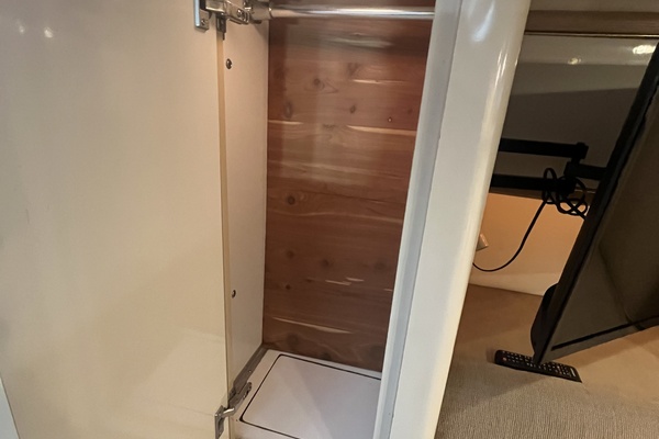 AT EASE 41ft Maxum Yacht For Sale