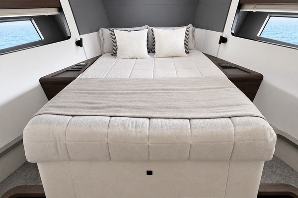 57ft Astondoa Yacht For Sale