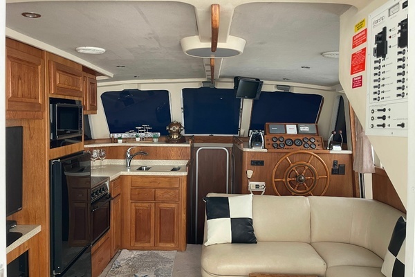 Photo of the 1998 Mainship 350 Trawler "Summer Breeze"