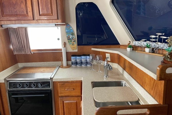 Photo of the 1998 Mainship 350 Trawler "Summer Breeze"