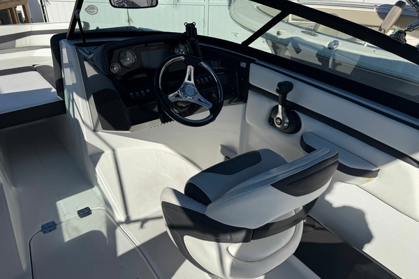 20ft Monterey Yacht For Sale