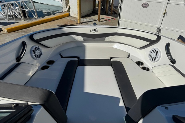 20ft Monterey Yacht For Sale