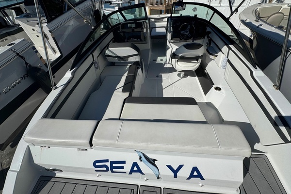 Photo of the 2020 Monterey M-205