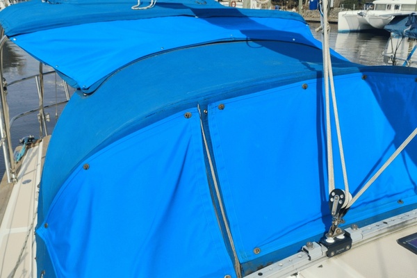 Spray Dodger and Bimini