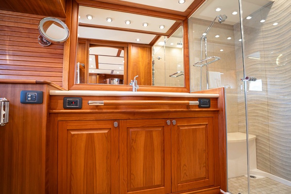 SANDCRAB 66ft Sabre Yacht For Sale