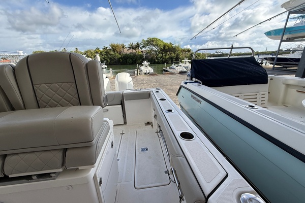 27ft Pursuit Yacht For Sale