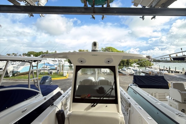 27ft Pursuit Yacht For Sale