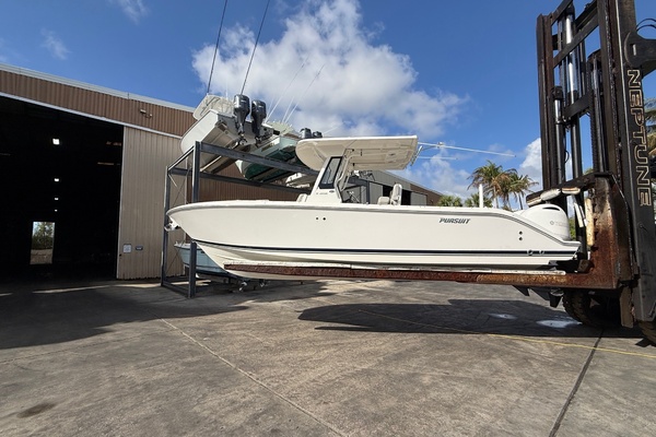 27ft Pursuit Yacht For Sale