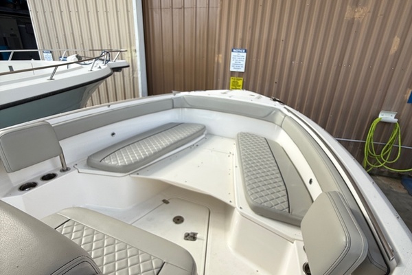 27ft Pursuit Yacht For Sale