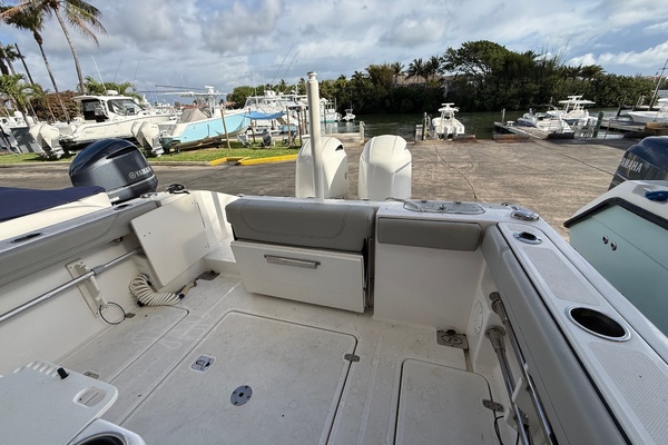 27ft Pursuit Yacht For Sale