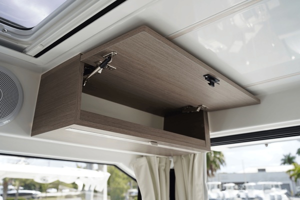 29ft Jeanneau Yacht For Sale