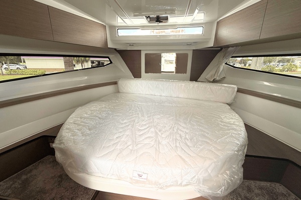 29ft Jeanneau Yacht For Sale