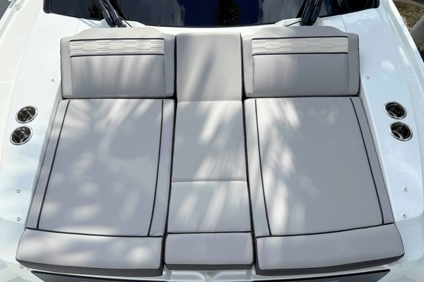 29ft Jeanneau Yacht For Sale