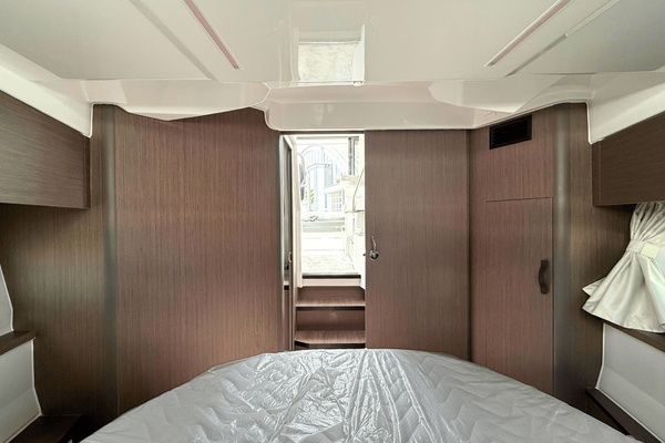 29ft Jeanneau Yacht For Sale