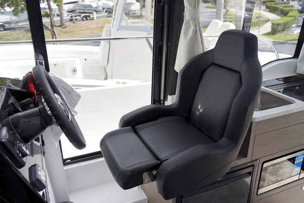 29ft Jeanneau Yacht For Sale