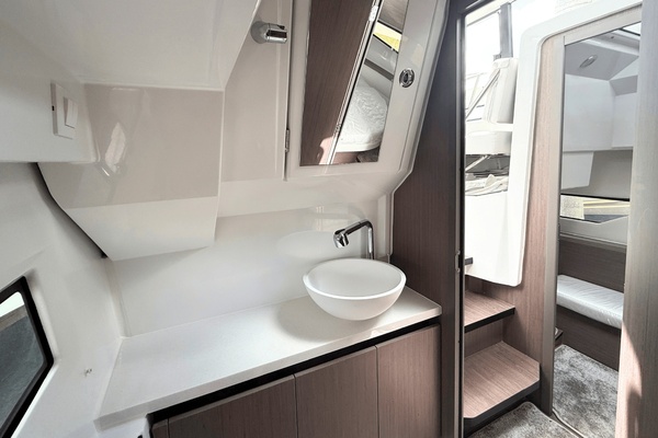 29ft Jeanneau Yacht For Sale