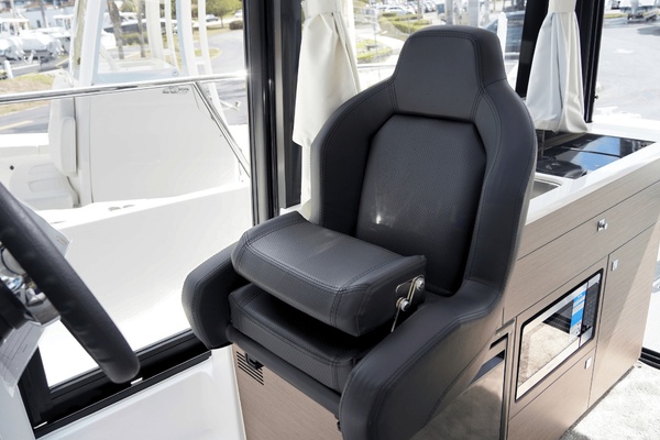 29ft Jeanneau Yacht For Sale