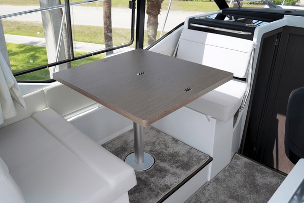 29ft Jeanneau Yacht For Sale