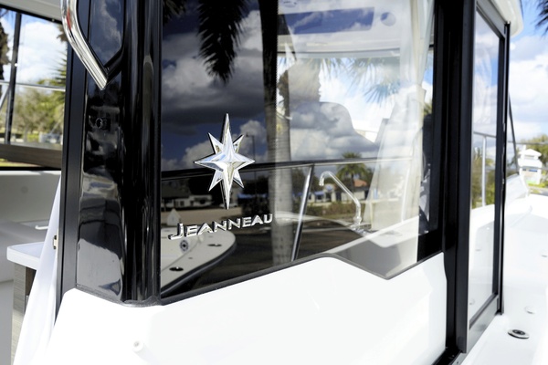 29ft Jeanneau Yacht For Sale