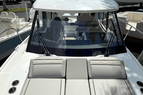 29ft Jeanneau Yacht For Sale