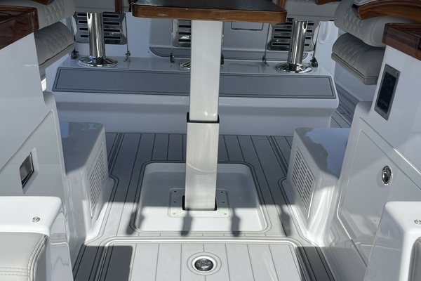 56ft HCB Yacht For Sale