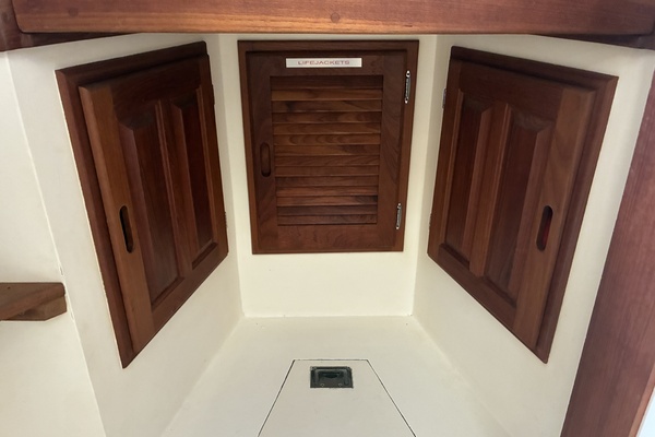 Kreweboat 35ft Duffy Yacht For Sale