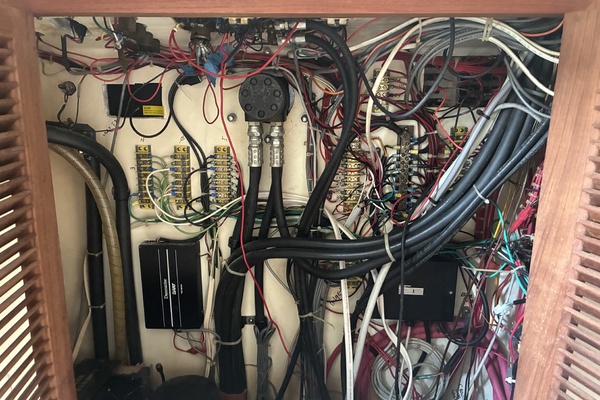 Kreweboat 35ft Duffy Yacht For Sale