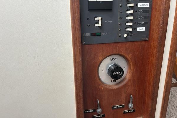 Kreweboat 35ft Duffy Yacht For Sale