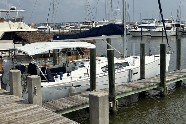 2008 Beneteau Oceanis 43 - Starboard Profile